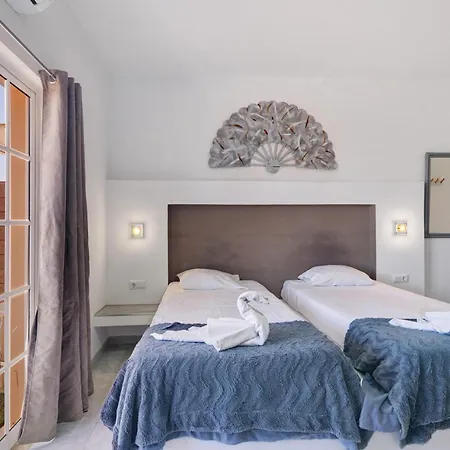 South Star 3* Quelfes